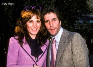 Henry Winkler Celebrates at Television Academy Hall of Fame Event with His Family Henry Winkler Celebrates at Television Academy Hall of Fame Event with His Family - featured image