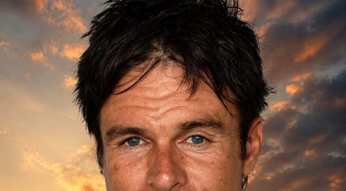 Hollywood Mourns as TV Actor from Iconic Series Passes Away at 57 Hollywood Mourns as TV Actor from Iconic Series Passes Away at 57 - featured image