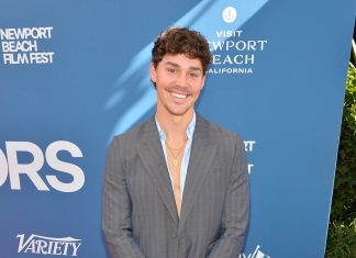 Noah Beck’s Mom Put on Leave From School After Video Resurfaces of Her Simulating Oral Sex on Son Noah Beck’s Mom Put on Leave From School After Video Resurfaces of Her Simulating Oral Sex on Son - featured image