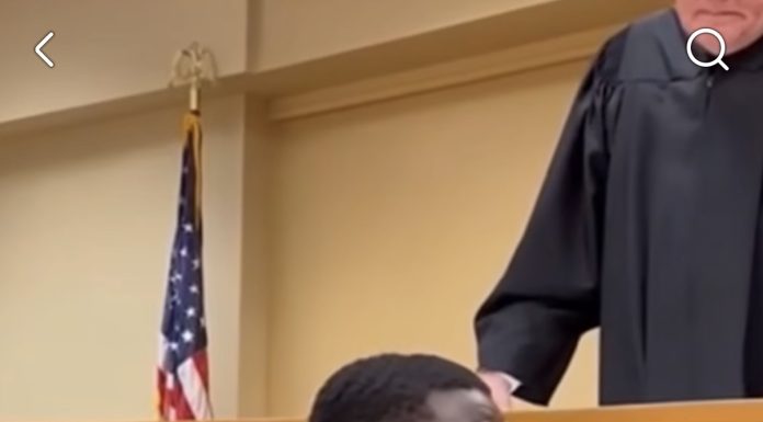 He Broke Down in Court After Hearing the Words “Life Sentence” He Broke Down in Court After Hearing the Words “Life Sentence” - Truepres - featured image