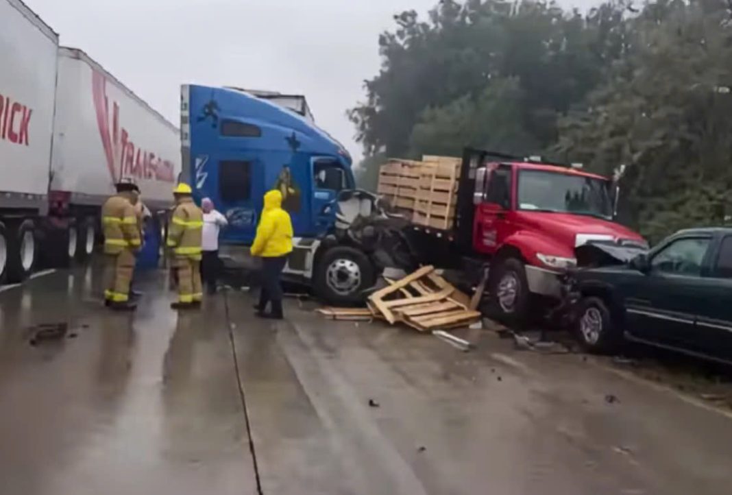 Breaking NewsFatal accident, leaving 19 people dead on the outskirts of…See more - featured image