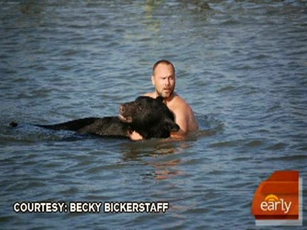 Off The RecordA 400 Pound Black Bear Was Drowning In The Ocean, But One Man Refused To Let That Happen - featured image Off The RecordA 400 Pound Black Bear Was Drowning In The Ocean, But One Man Refused To Let That Happen - featured image