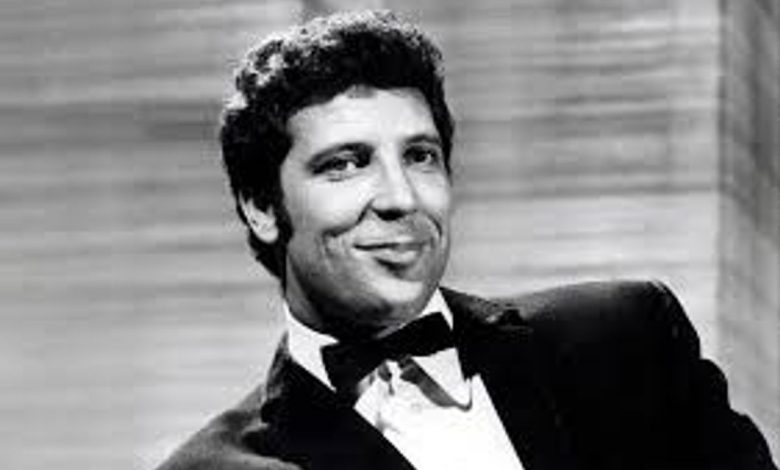 Vibe To This Emotional Performance Of Prince’s “Purple Rain” By None Other Than Tom Jones And Pink Floyd Legend David Gilmour! - featured image Vibe To This Emotional Performance Of Prince’s “Purple Rain” By None Other Than Tom Jones And Pink Floyd Legend David Gilmour! - featured image